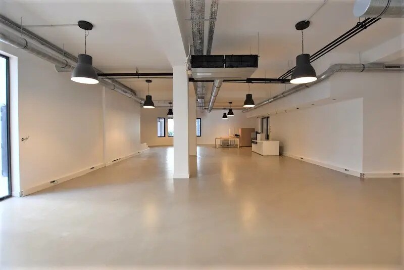 Office in Paris for lease - Building Photo - Image 3 of 7