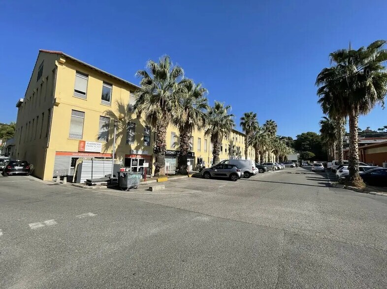 Office in Cagnes-sur-Mer for lease - Building Photo - Image 2 of 4