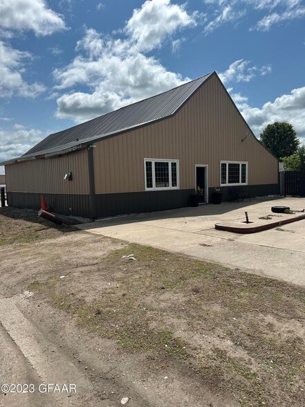 303 S Main St, Northwood, ND for sale - Primary Photo - Image 1 of 4