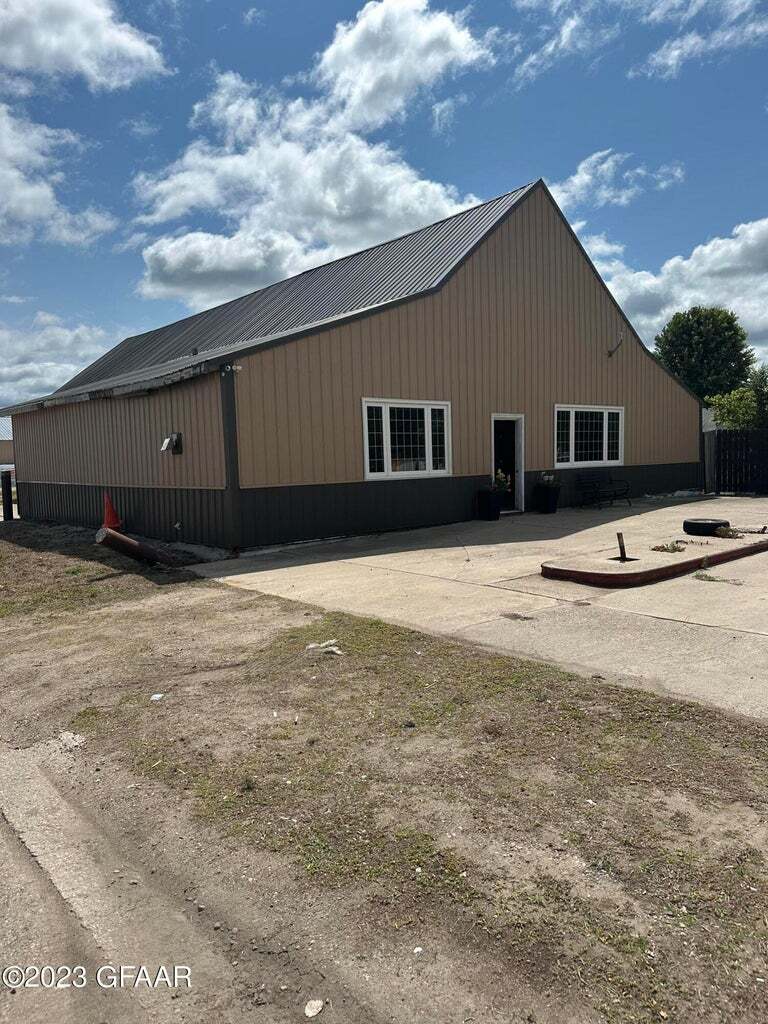 303 S Main St, Northwood, ND for sale Primary Photo- Image 1 of 5