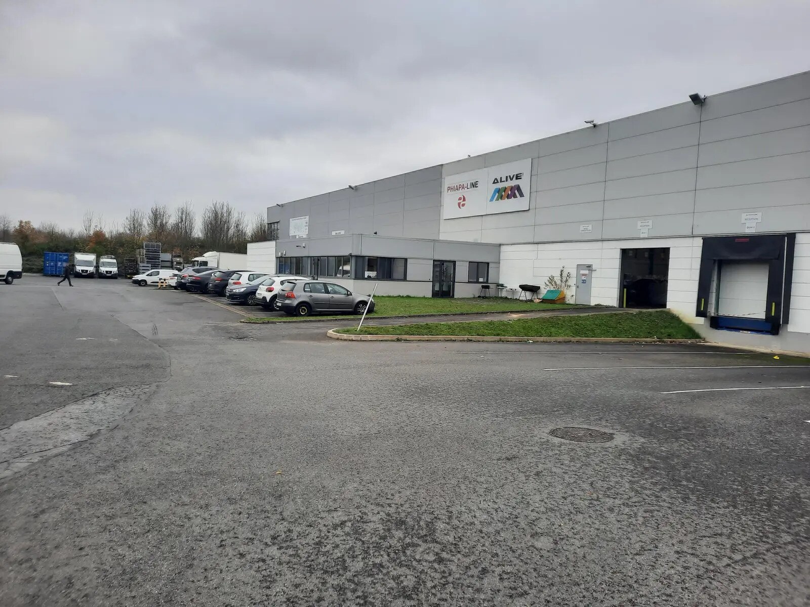 Industrial in Lieusaint for lease Building Photo- Image 1 of 5