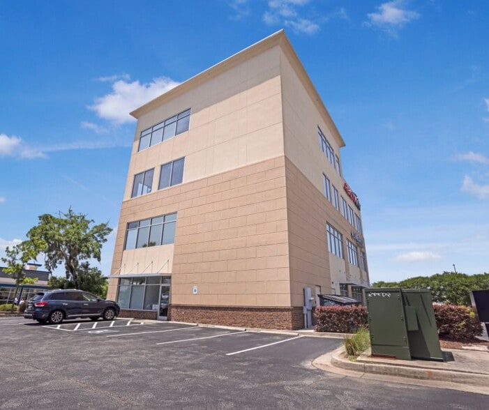 4921 Centre Pointe Dr, North Charleston, SC for sale - Building Photo - Image 3 of 22