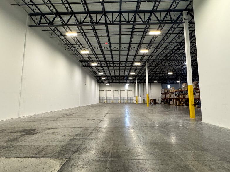 8503 NW 80th St, Medley, FL for lease - Interior Photo - Image 2 of 10