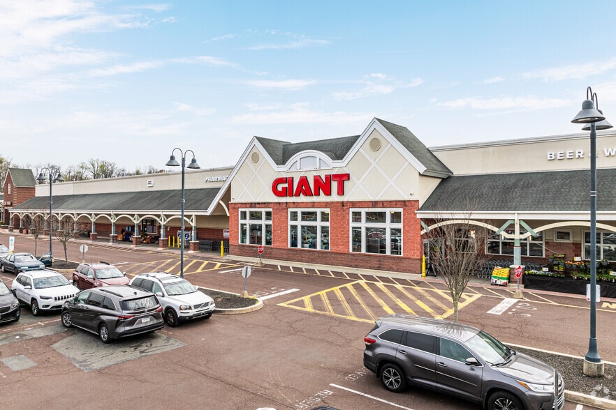 18 Glocker Way, Pottstown, PA for lease - Primary Photo - Image 1 of 11