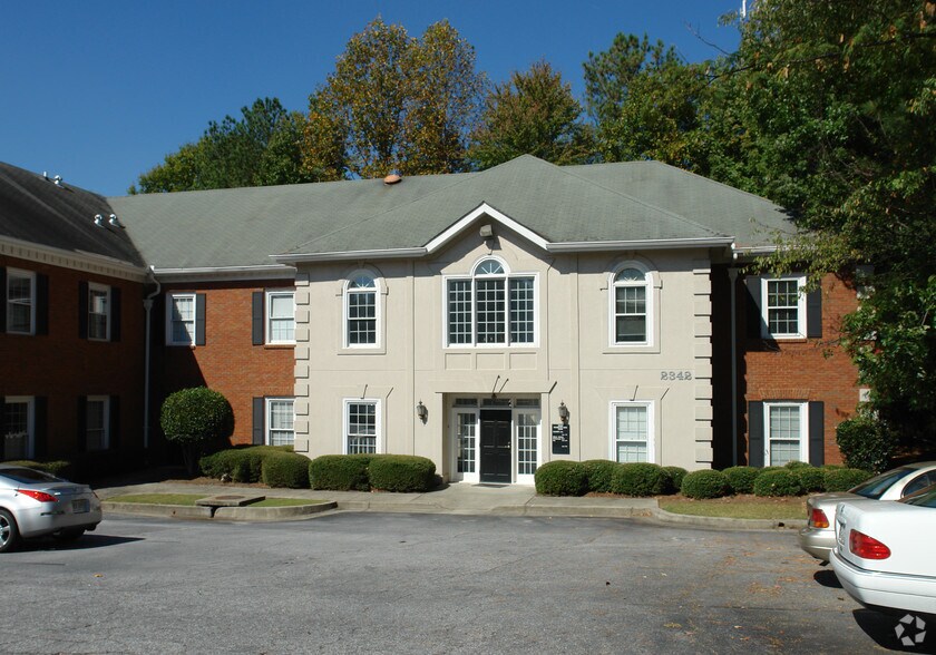 2342 Perimeter Park Dr, Atlanta, GA for lease - Primary Photo - Image 1 of 20