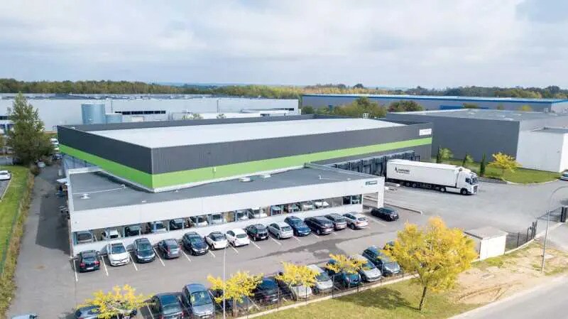 Office in Beychac-et-Caillau for lease Building Photo- Image 1 of 14