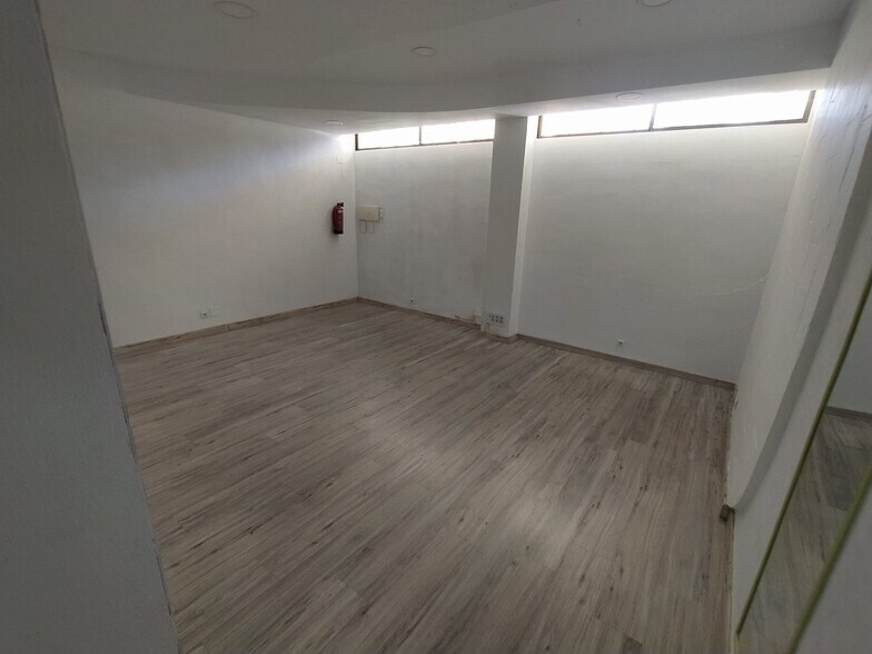 Retail in Cáceres, Cáceres for lease - Building Photo - Image 2 of 3