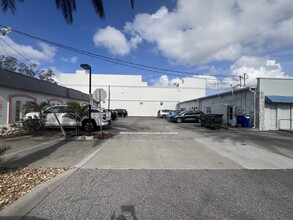 660 S Washington Blvd, Sarasota, FL for lease Building Photo- Image 1 of 9