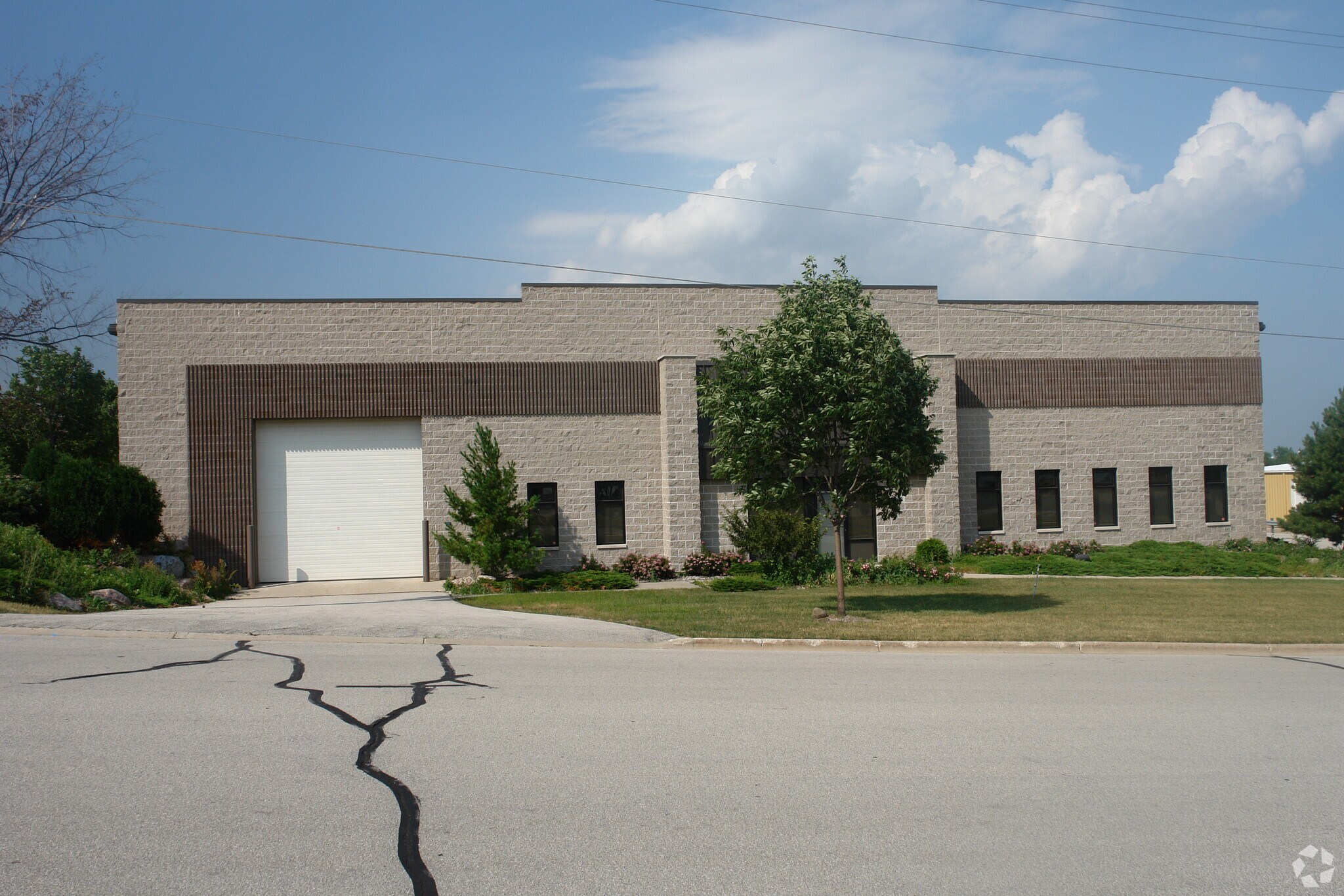 1040 Centennial St, Green Bay, WI for sale Primary Photo- Image 1 of 1