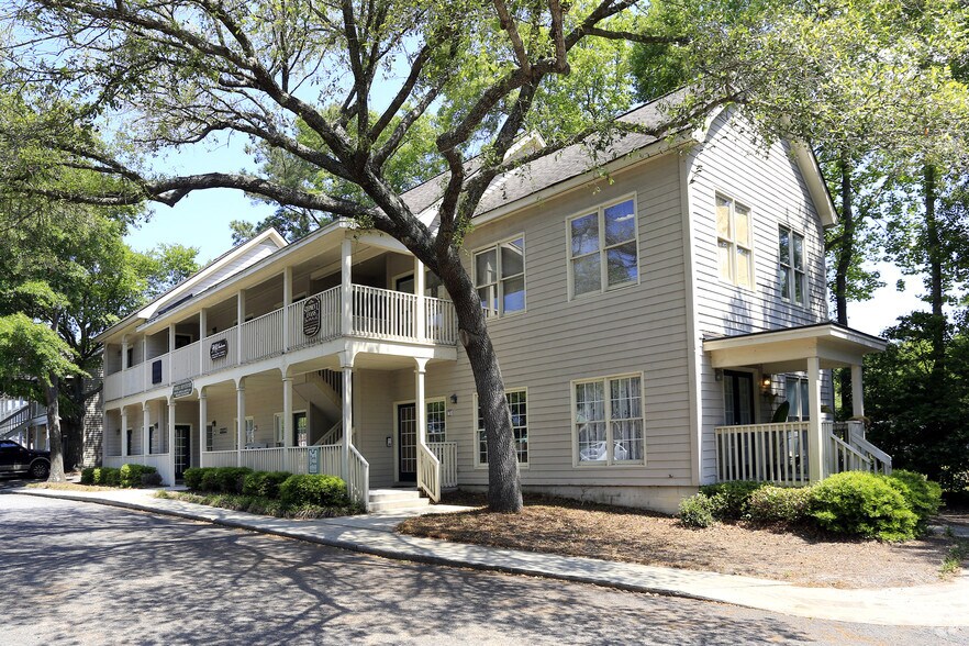 900 Mt Gilead Rd, Murrells Inlet, SC 29576