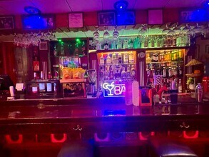 Retail in Barcelona, Barcelona for lease Interior Photo- Image 2 of 13