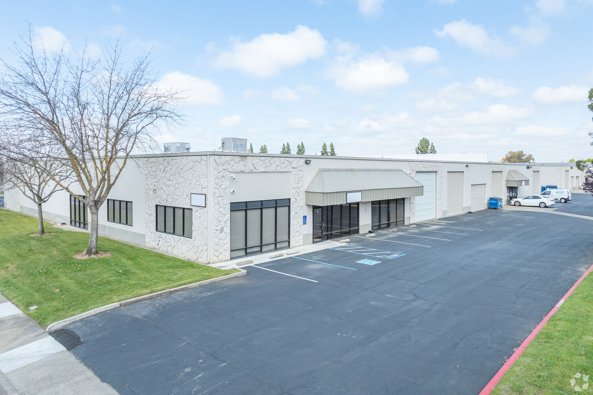 4300 82nd St, Sacramento, CA for lease Building Photo- Image 1 of 10