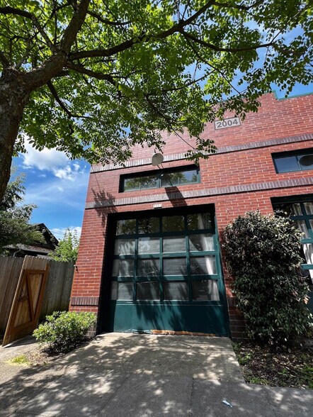 7321-7327 N Charleston Ave, Portland, OR for lease - Building Photo - Image 1 of 12