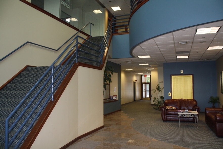 276-278 Turnpike Rd, Westborough, MA for lease - Interior Photo - Image 3 of 6