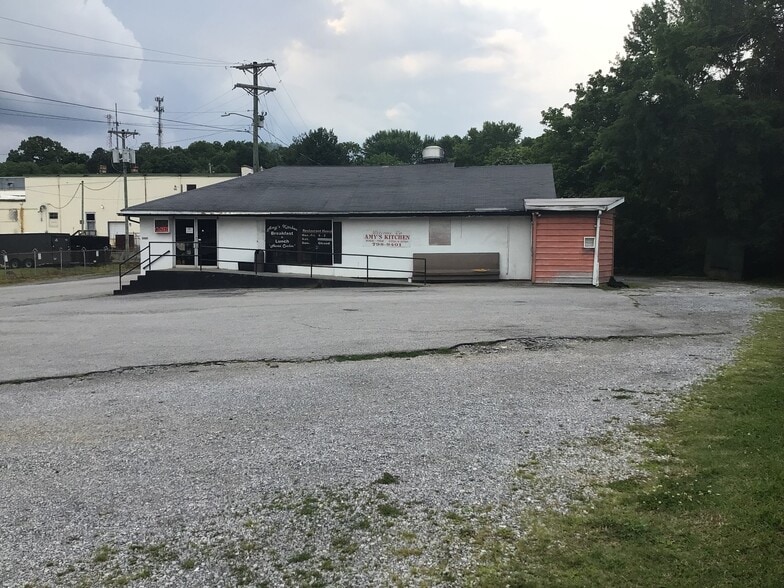 102 E Hardin St, Greeneville, TN for sale - Building Photo - Image 2 of 19
