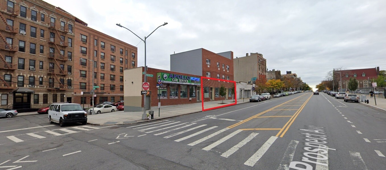 1074 Prospect Ave, Bronx, NY 10459 2,000 sf Double Storefront on