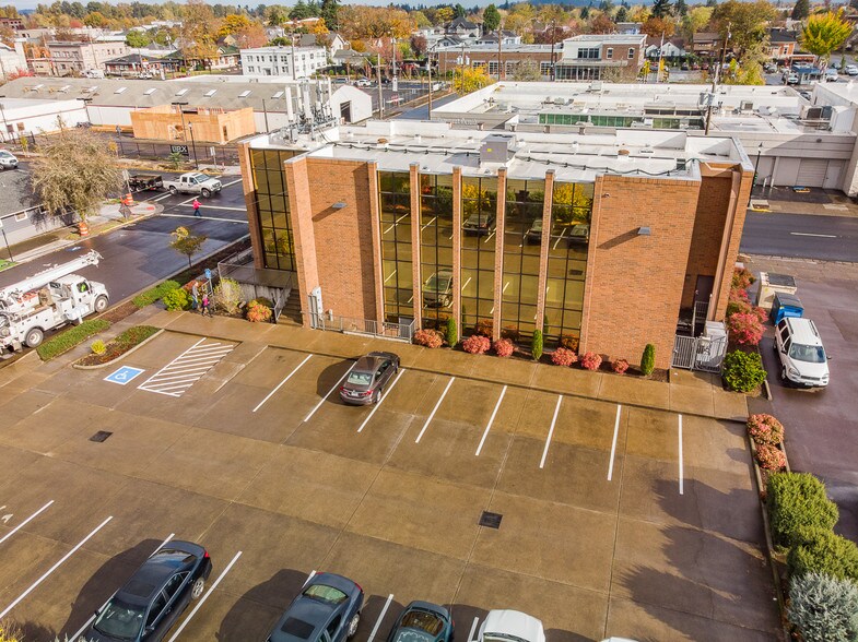 220 6th Ave SW, Albany, OR for sale - Aerial - Image 1 of 1