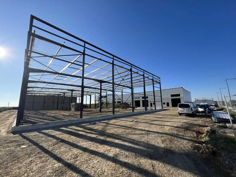 1 Rue Henry Fosse, Le Mesnil-Amelot for lease - Building Photo - Image 3 of 20