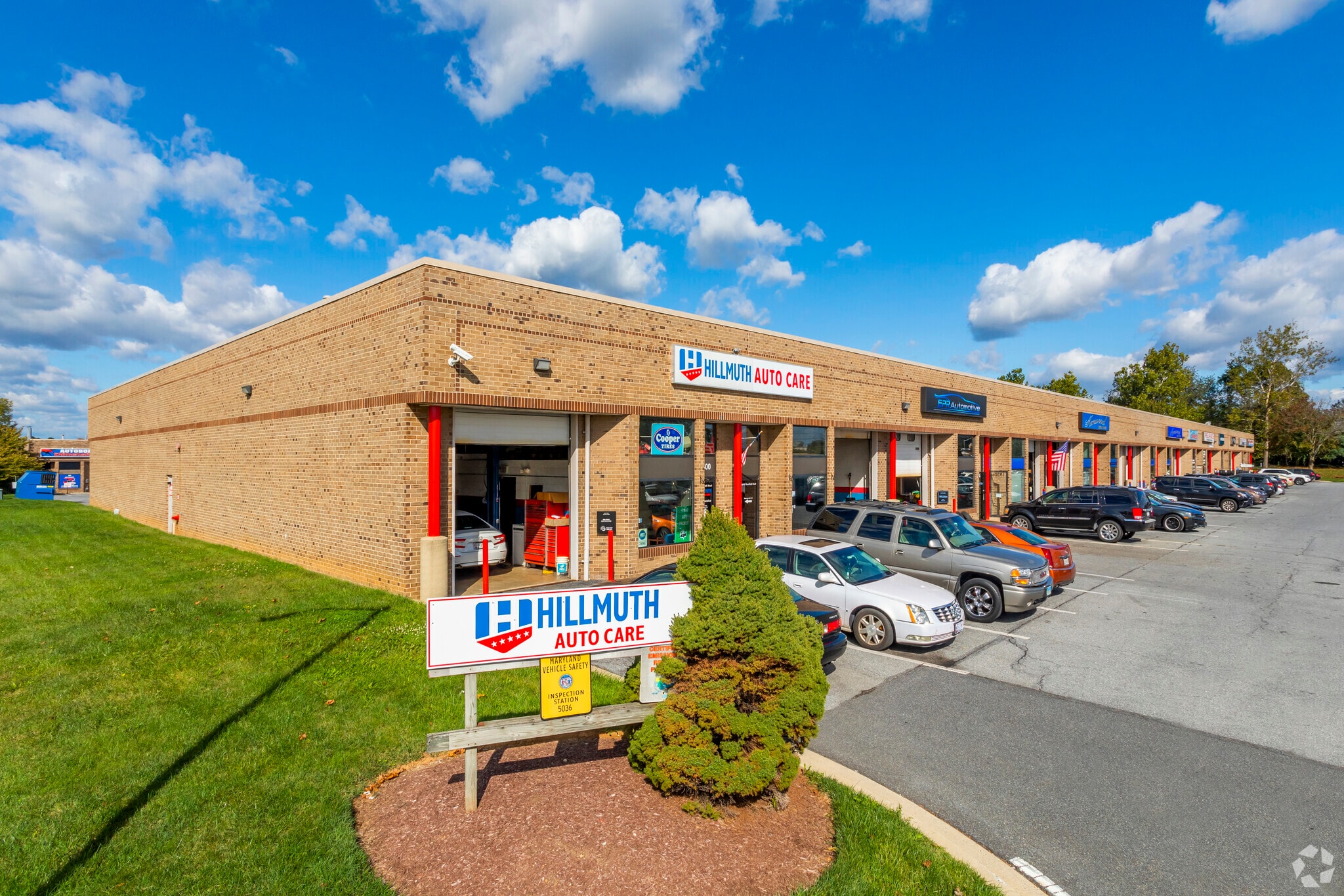 19300-19326 Woodfield Rd, Gaithersburg, MD for lease Building Photo- Image 1 of 4