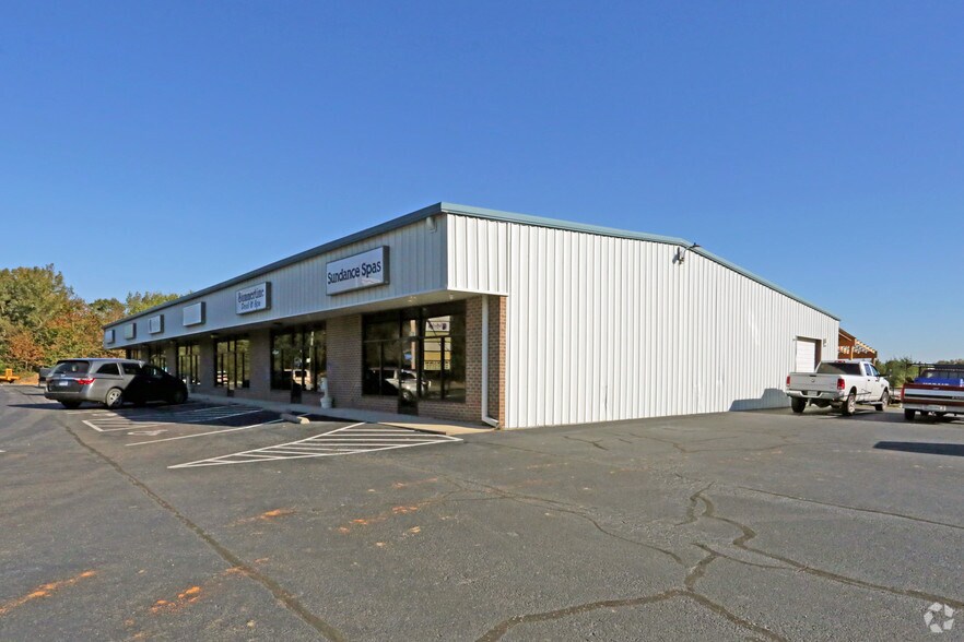 970 Mt Cross Rd, Danville, VA for sale - Primary Photo - Image 1 of 1