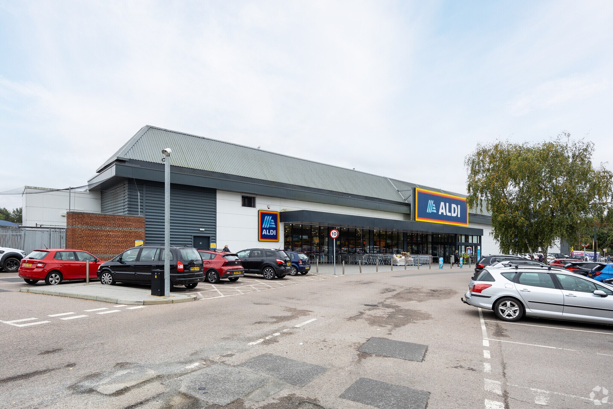 Cannon Ln, Tonbridge for sale Primary Photo- Image 1 of 1