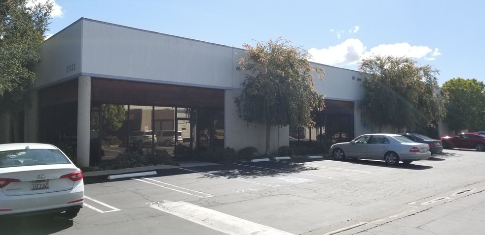 21828 Lassen St, Chatsworth, CA for lease - Primary Photo - Image 3 of 3