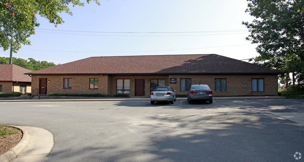 4300 Ridgewood Center Dr, Dale City, VA for lease - Building Photo - Image 3 of 4