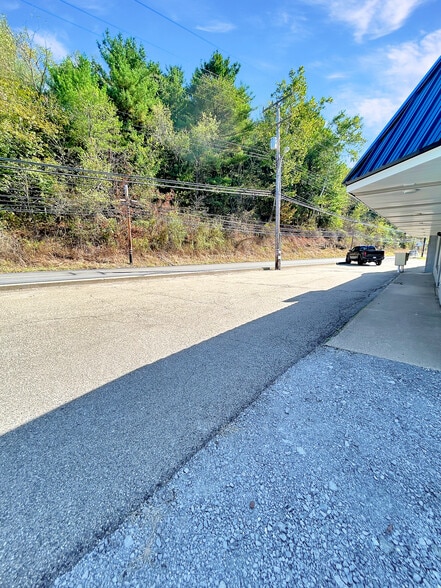 703 US-30, Imperial, PA for lease - Building Photo - Image 2 of 32