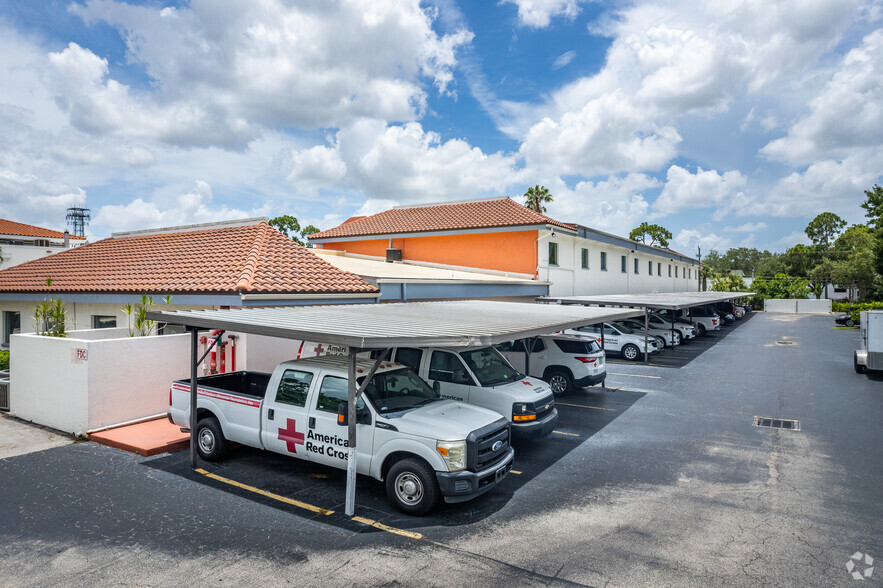 7011-7051 Cypress Ter, Fort Myers, FL for lease - Building Photo - Image 2 of 5