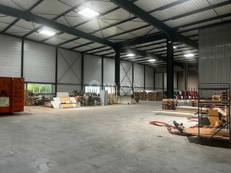 Industrial in Eckbolsheim for lease - Interior Photo - Image 3 of 7