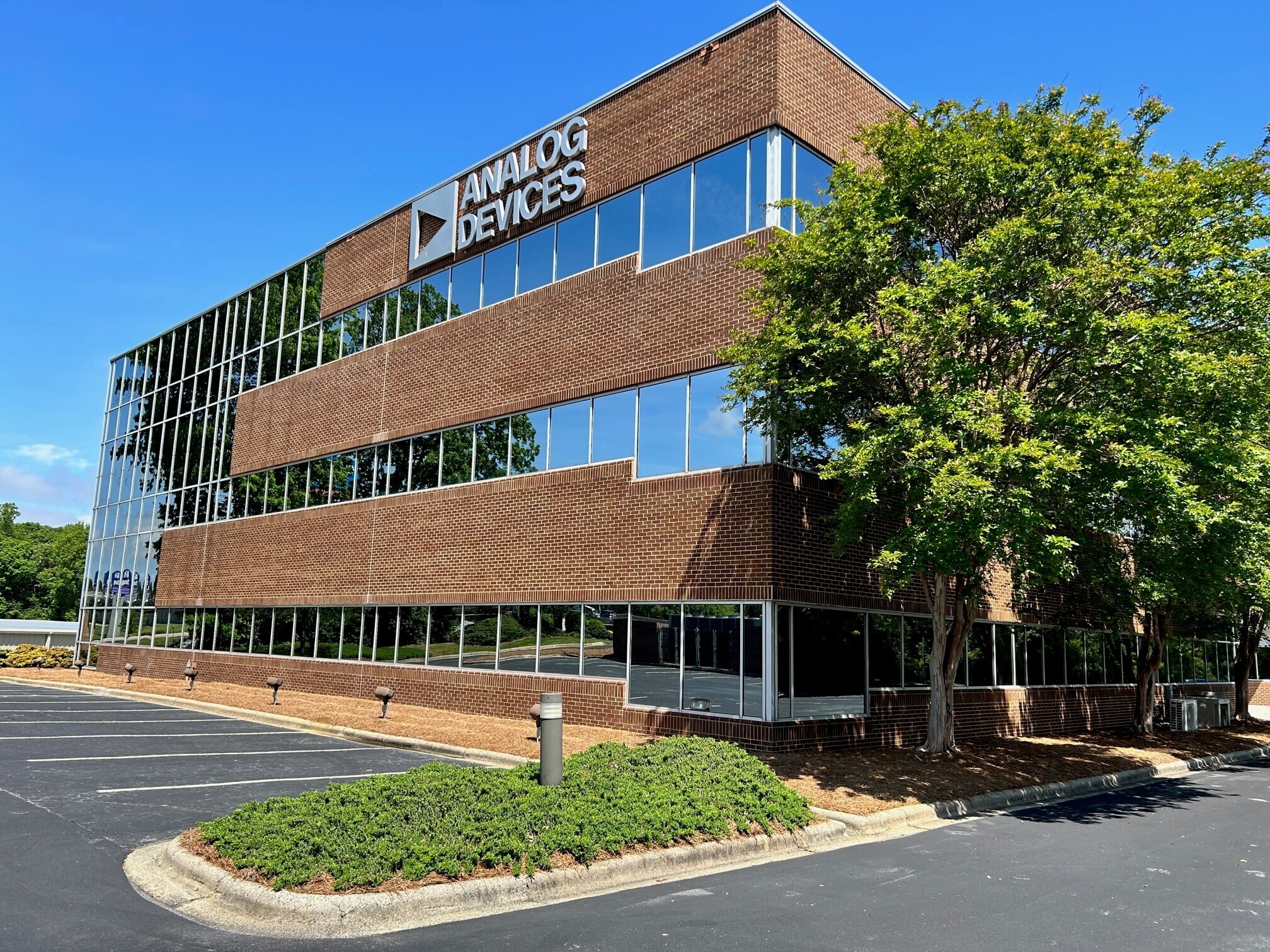 101 Centreport Dr, Greensboro, NC 27409 - Centreport Office Park | LoopNet - 7900 National Service Road Greensboro Nc