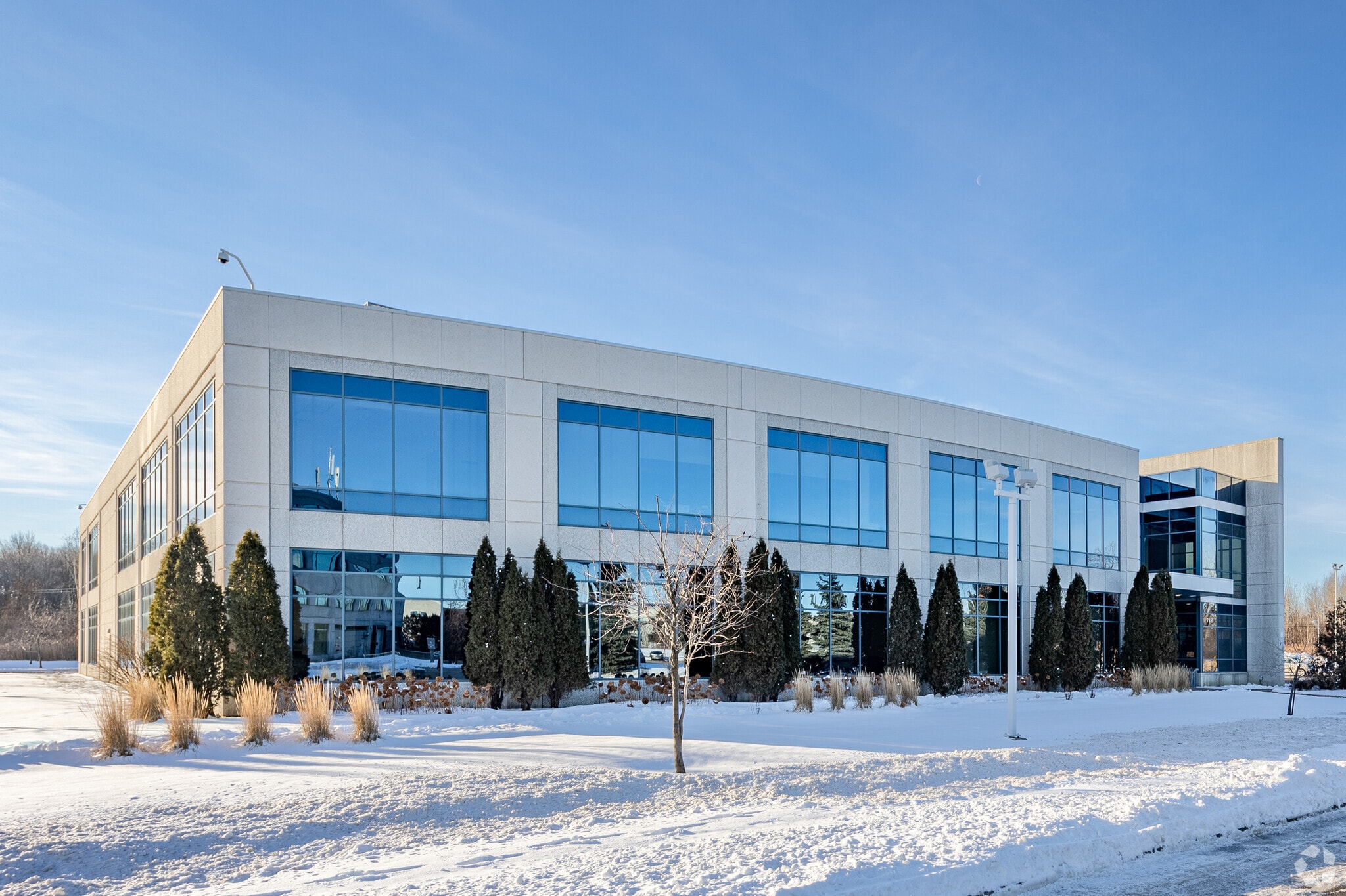 7055 St Alexander Fleming, Montréal, QC for sale Primary Photo- Image 1 of 1