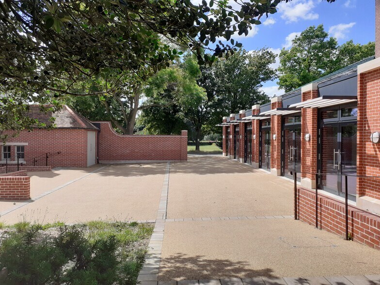 Madeira Rd, Mitcham for lease - Building Photo - Image 2 of 9