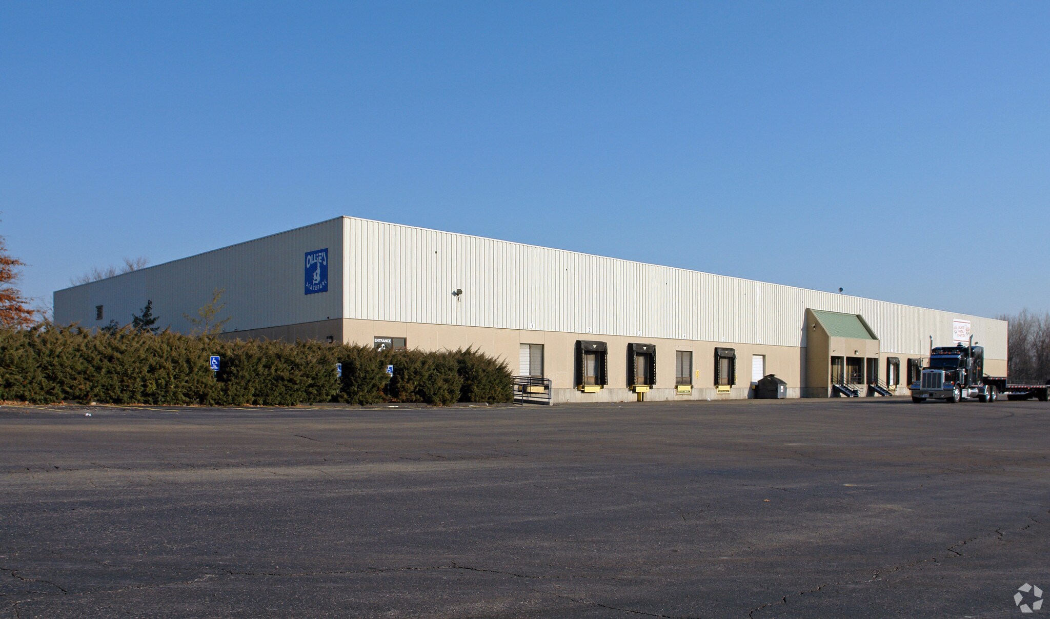 8171 Dixie Hwy, Florence, KY for lease Primary Photo- Image 1 of 3