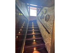 Retail in Barcelona, Barcelona for lease Interior Photo- Image 2 of 3