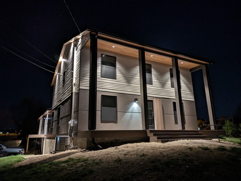 83 Dutilh Rd, Cranberry Twp, PA for lease - Building Photo - Image 2 of 8