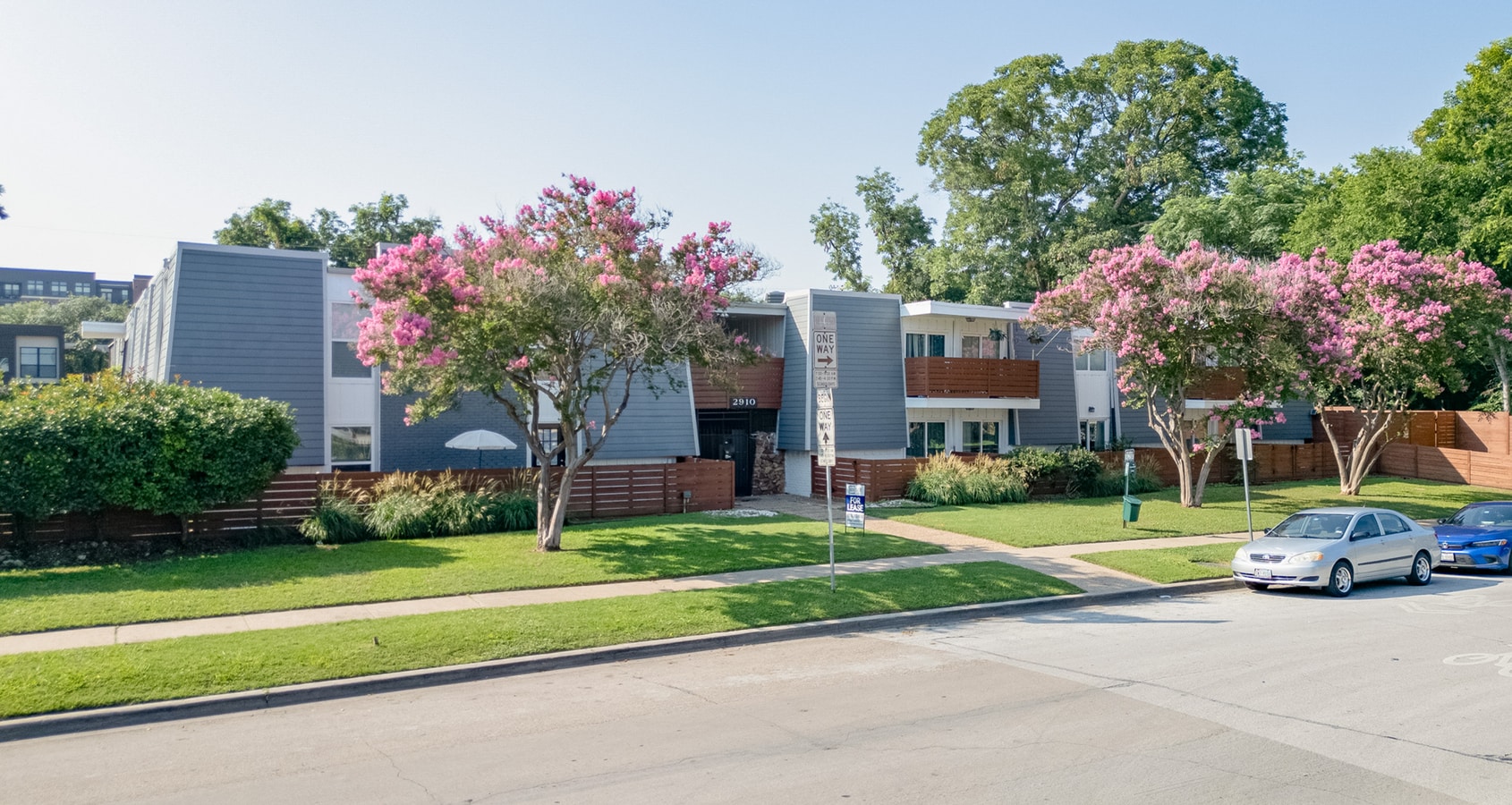 2910 Throckmorton St, Dallas, TX 75219 The Gardens Apartments