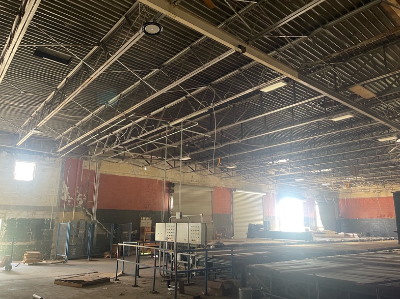 15401 US HWY portfolio of 5 properties for sale on LoopNet.com - Building Photo - Image 2 of 11