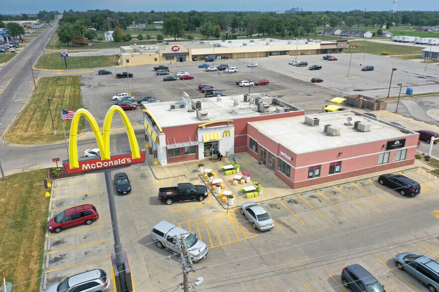 824-830 S Dixie Hwy, Hoopeston, IL for sale - Building Photo - Image 1 of 1