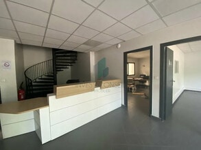 Flex in SAINT-OUEN-L'AUMONE for lease Building Photo- Image 1 of 5