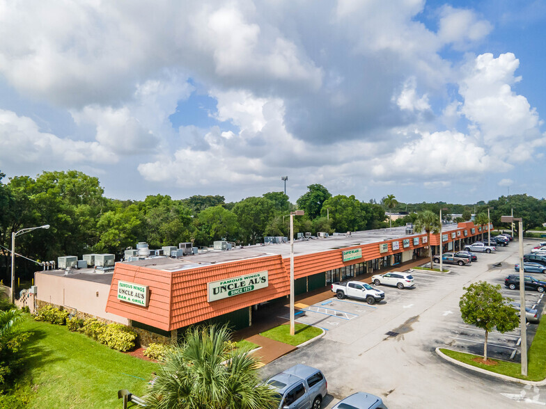 8242 Griffin Rd, Davie, FL for sale - Building Photo - Image 1 of 1