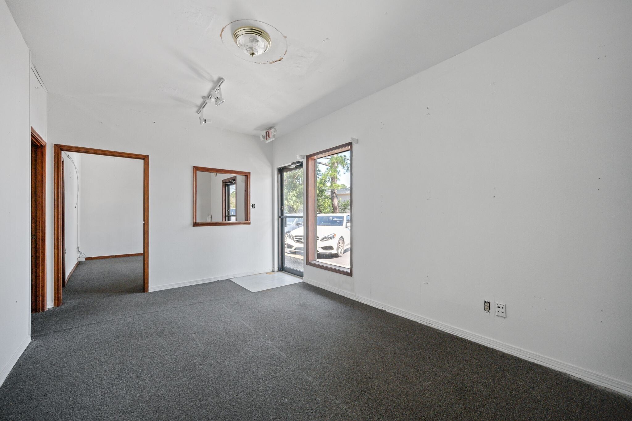 857 Downtowner Blvd, Mobile, AL for sale Interior Photo- Image 1 of 11