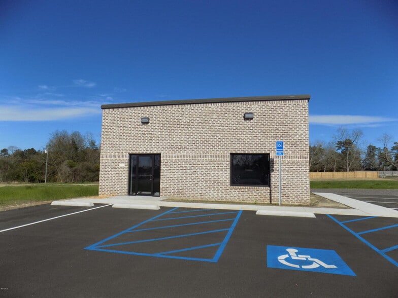 1575 W Central Ave, Wiggins, MS for sale - Building Photo - Image 3 of 20