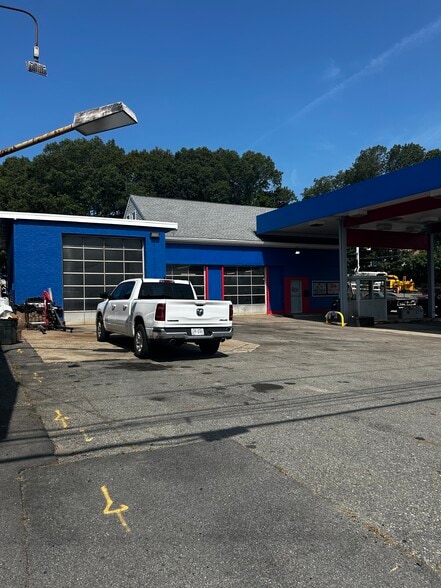 1208 Smithfield Ave, Lincoln, RI for sale - Building Photo - Image 2 of 23