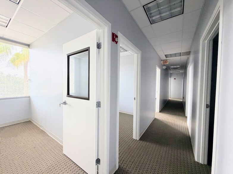 9145-9161 Narcoossee Rd, Orlando, FL for lease - Building Photo - Image 3 of 7