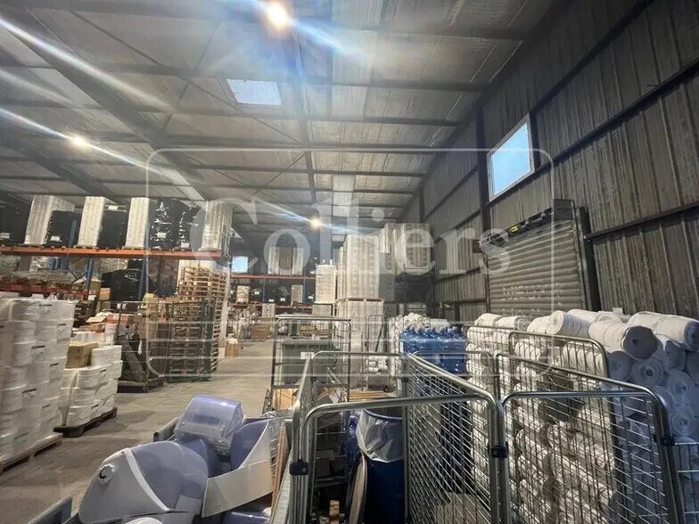 Office in Velaux for lease - Interior Photo - Image 3 of 9