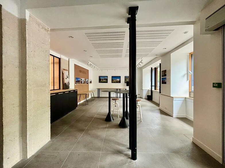 Office in Paris for lease - Interior Photo - Image 1 of 2