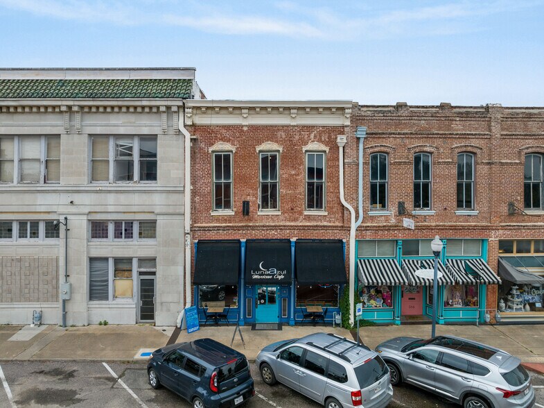 318 N Main St, Bonham, TX for sale - Primary Photo - Image 1 of 1