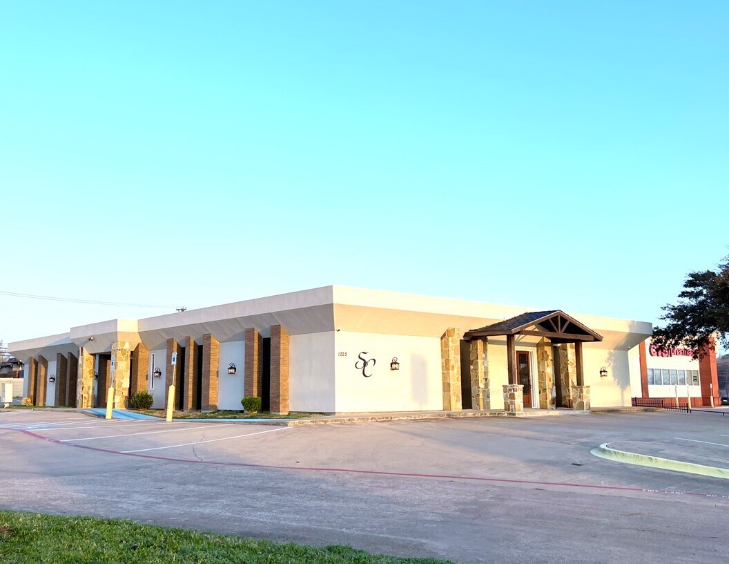 1225 Precinct Line Rd, Hurst, TX for sale Building Photo- Image 1 of 1