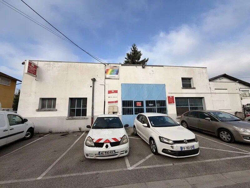 Flex in Dagneux for sale Building Photo- Image 1 of 8